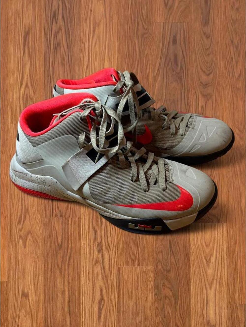 Nike Zoom LeBron Soldier 6 Basketball Shoes Men’s Size 11.5
